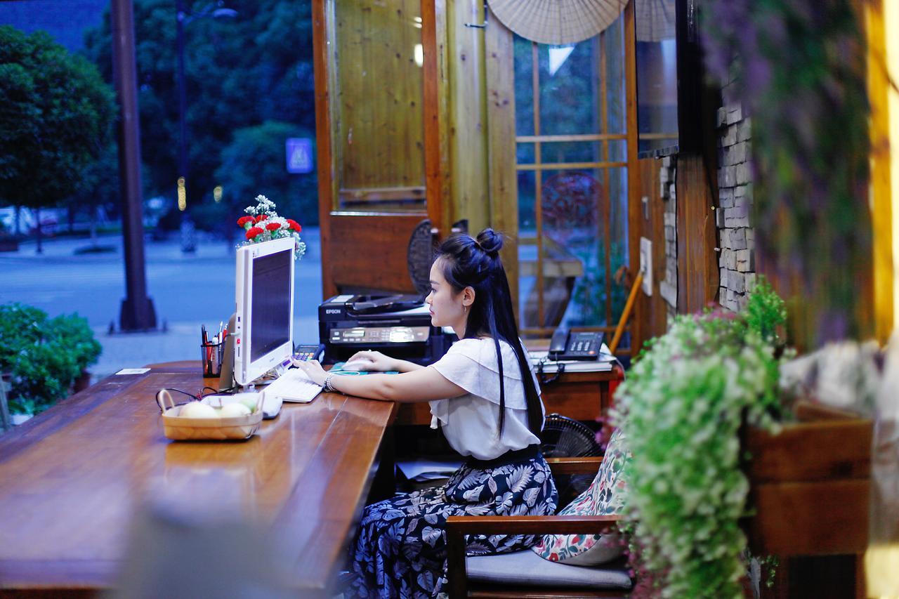 Guihua Road 106Th Hostel Zhangjiajie Extérieur photo